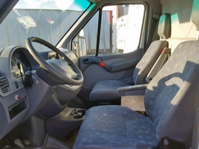 WDXPD944165963059 - 2006 DODGE SPRINTER 3 WHITE photo 5