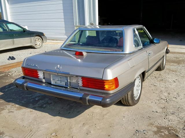 WDBBA48D8GA047526 - 1986 MERCEDES-BENZ 560 SL TAN photo 4