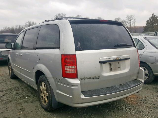 2A8HR54P98R657807 - 2008 CHRYSLER TOWN & COU SILVER photo 3