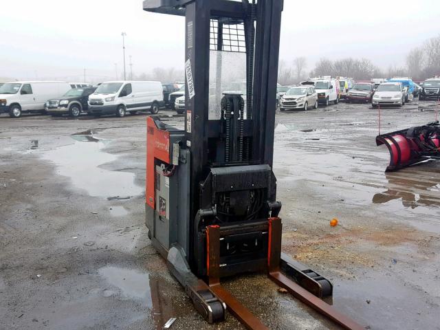 00000000000030031 - 1999 TOYOTA FORKLIFT ORANGE photo 1