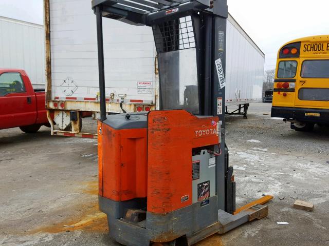 00000000000030031 - 1999 TOYOTA FORKLIFT ORANGE photo 4