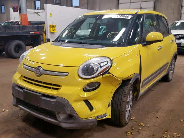 ZFBCFADH8EZ023548 - 2014 FIAT 500L TREKK YELLOW photo 2