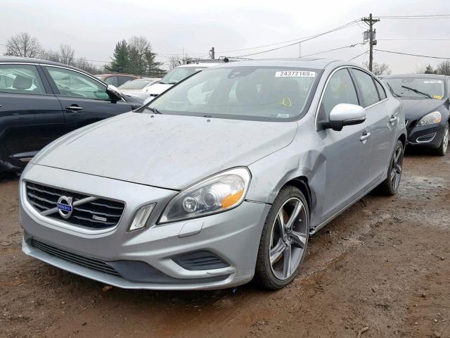 YV1902FH1D1223948 - 2013 VOLVO S60 T6 SILVER photo 2