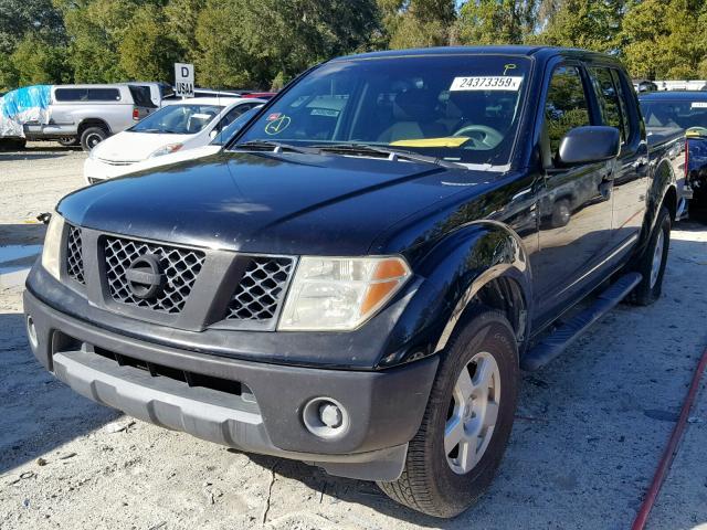 1N6AD07U36C475793 - 2006 NISSAN FRONTIER C BLACK photo 2