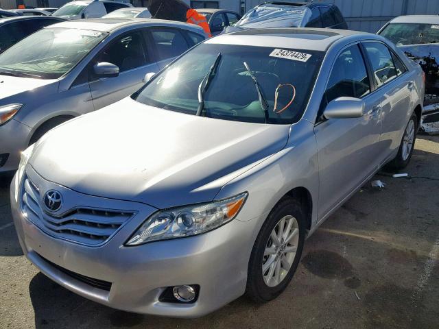 4T1BK3EK8AU108564 - 2010 TOYOTA CAMRY SE SILVER photo 2