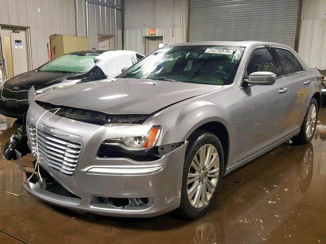 2C3CCARG5DH667890 - 2013 CHRYSLER 300 SILVER photo 2