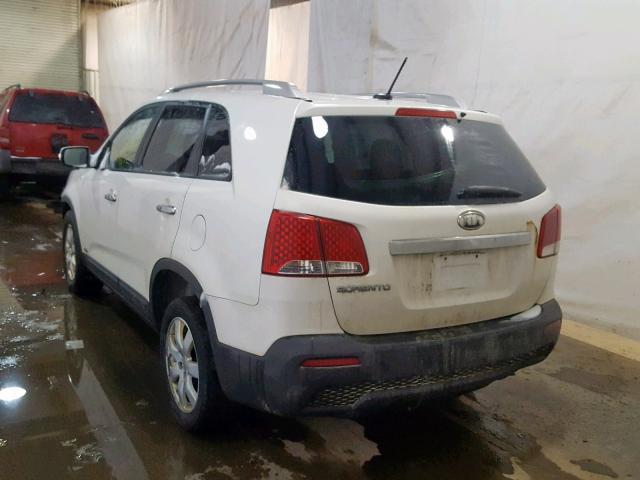 5XYKTDA2XCG263974 - 2012 KIA SORENTO BA WHITE photo 3