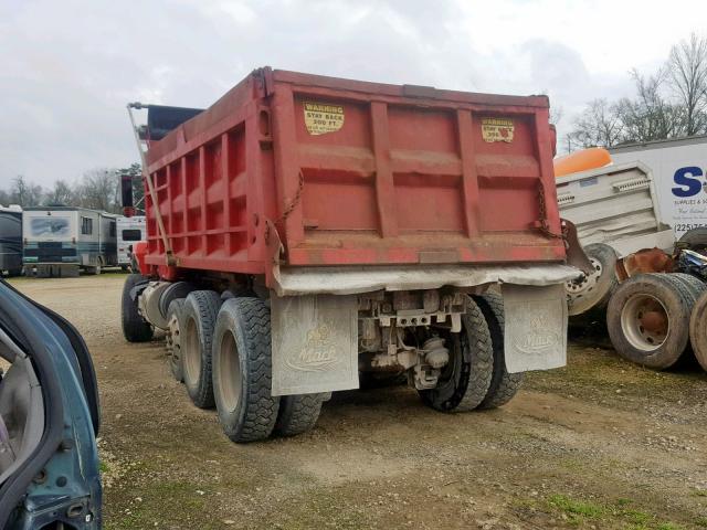 1M2P324C82M061190 - 2002 MACK 600 RD600 RED photo 3