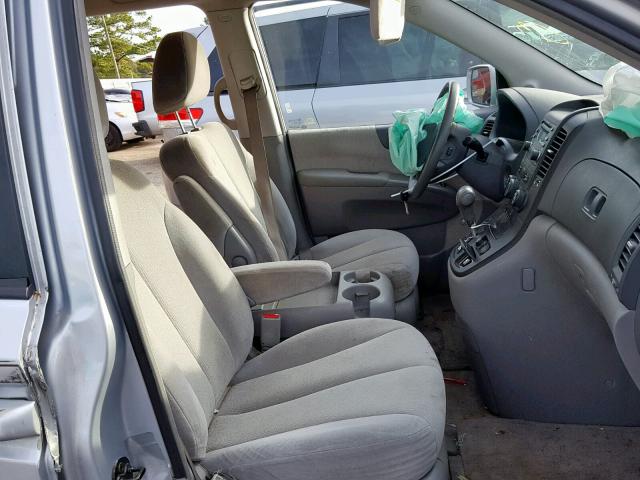 KNDMB233066057818 - 2006 KIA SEDONA EX SILVER photo 5