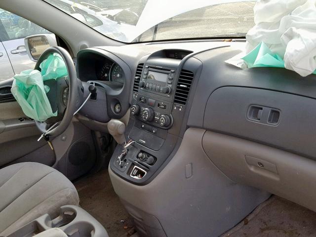 KNDMB233066057818 - 2006 KIA SEDONA EX SILVER photo 9