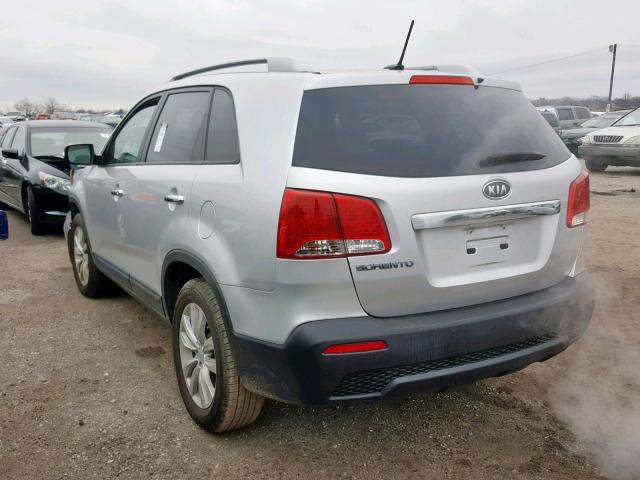 5XYKTDA29BG060878 - 2011 KIA SORENTO BA SILVER photo 3