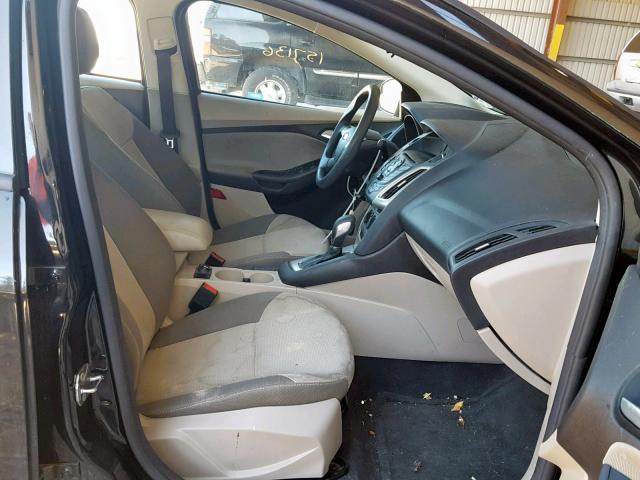 1FADP3F28EL447632 - 2014 FORD FOCUS SE შავი ფოტო 5