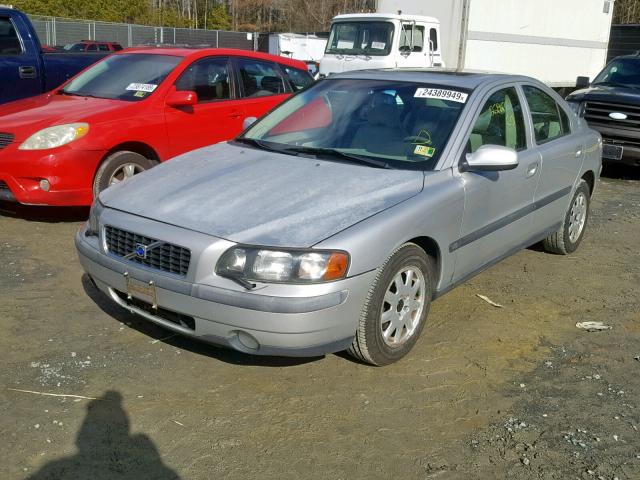 YV1RS61R512061832 - 2001 VOLVO S60 SILVER photo 2