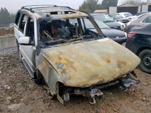 1GKEK63U44J268409 - 2004 GMC YUKON DENA WHITE photo 1