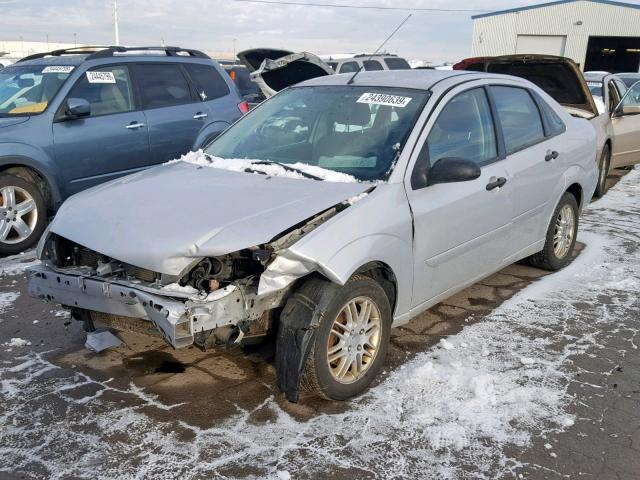 1FAFP34N87W284570 - 2007 FORD FOCUS ZX4 SILVER photo 2