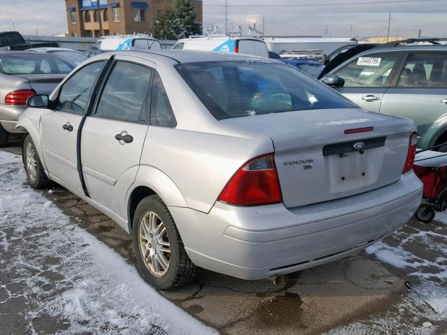 1FAFP34N87W284570 - 2007 FORD FOCUS ZX4 SILVER photo 3