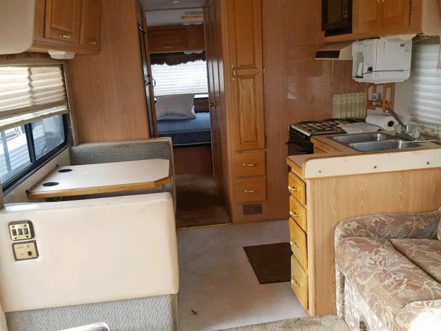 3FCLF53S4XJA36823 - 2000 REX CAMPER CREAM photo 6