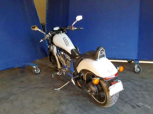 JH2SC6144BK000330 - 2011 HONDA VT1300 CX WHITE photo 3