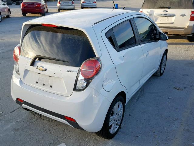 KL8CD6S98FC734756 - 2015 CHEVROLET SPARK 1LT WHITE photo 4