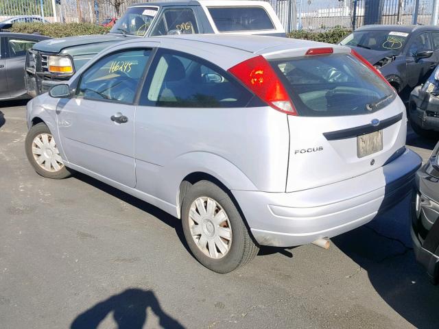 1FAFP31N76W154394 - 2006 FORD FOCUS ZX3 SILVER photo 3