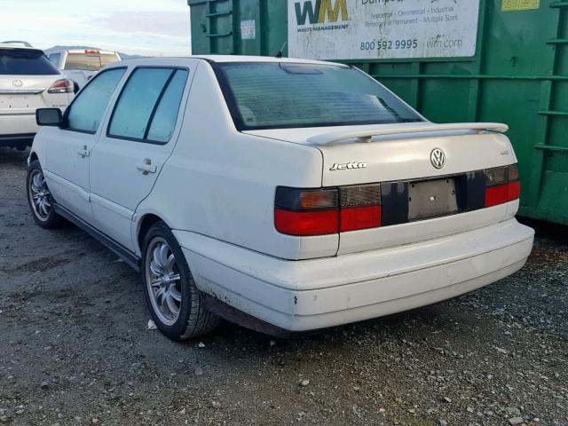 3VWPA81H2WM256545 - 1998 VOLKSWAGEN JETTA WOLF WHITE photo 3