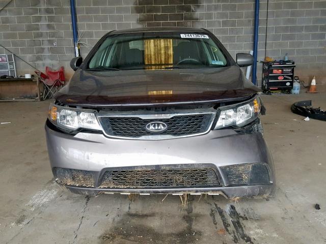 KNAFU4A21C5632760 - 2012 KIA FORTE EX GRAY photo 9