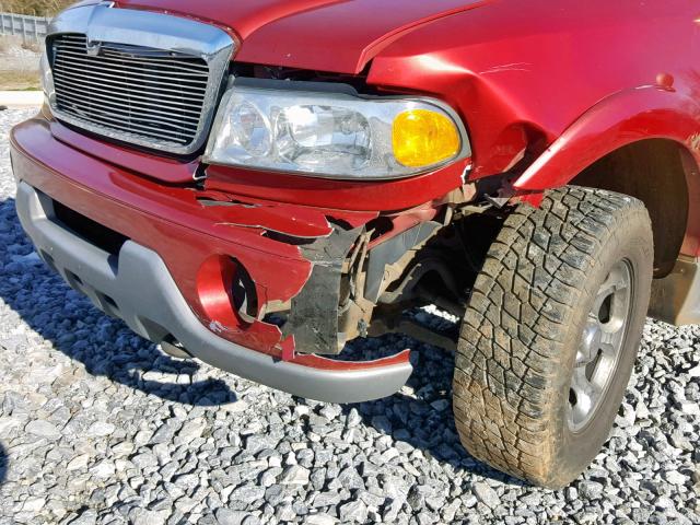 5LMFU28R02LJ17519 - 2002 LINCOLN NAVIGATOR Бордовый фото 9