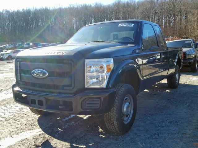 1FT7X2B63BEC78002 - 2011 FORD F250 SUPER GREEN photo 2