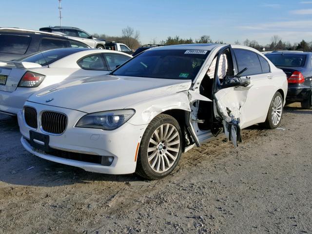 WBAKC8C50CC437759 - 2012 BMW 750LXI WHITE photo 2