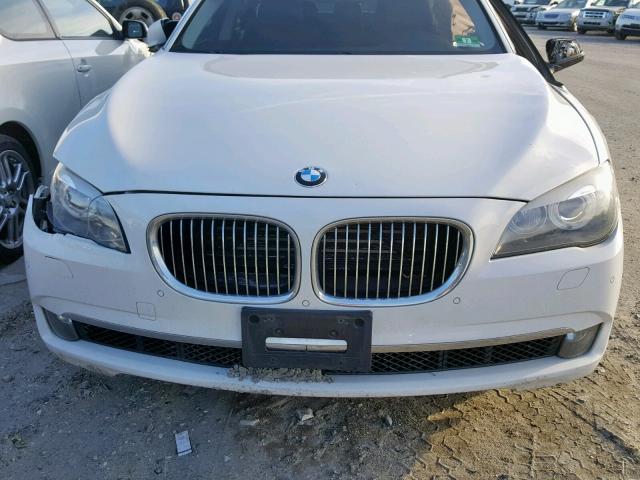 WBAKC8C50CC437759 - 2012 BMW 750LXI WHITE photo 7