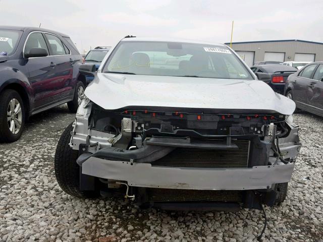 1G11B5SA5GF121995 - 2016 CHEVROLET MALIBU LIM 银色 照片 9