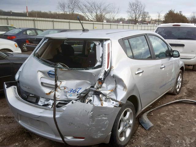 1N4AZ0CP5DC402271 - 2013 NISSAN LEAF S SILVER photo 4