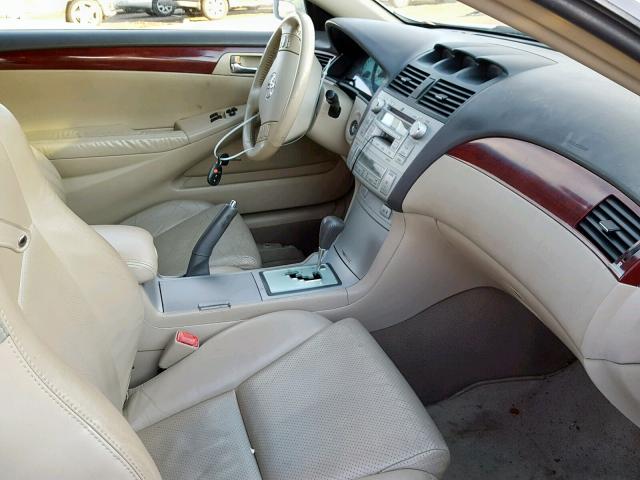 4T1FA38P74U034196 - 2004 TOYOTA CAMRY SOLA WHITE photo 5