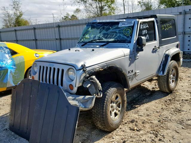 1J4FZ24178L560374 - 2008 JEEP WRANGLER X SILVER photo 2