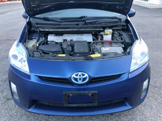 JTDKN3DU3B1415805 - 2011 TOYOTA PRIUS BLUE photo 8