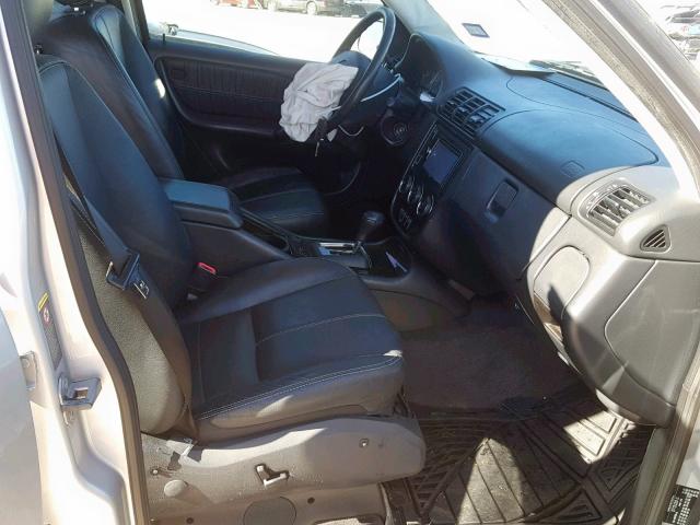 4JGAB57E84A504000 - 2004 MERCEDES-BENZ ML 350 SILVER photo 5