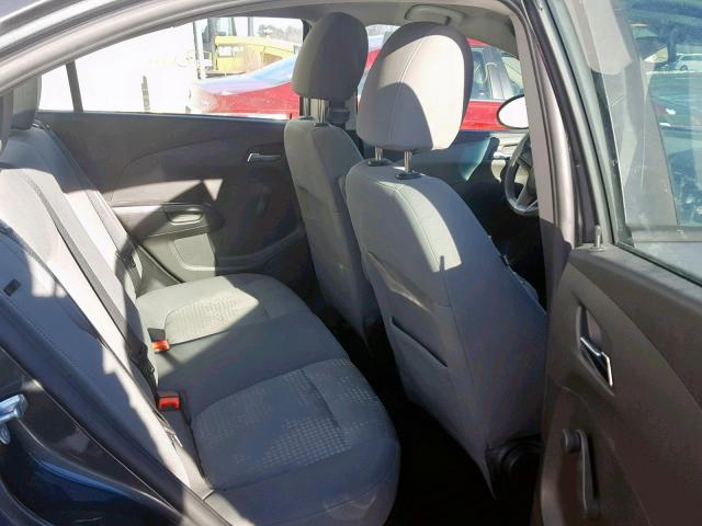 1G1JA5SG8D4221653 - 2013 CHEVROLET SONIC LS GRAY photo 6