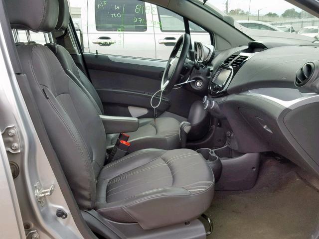 KL8CD6S9XEC520396 - 2014 CHEVROLET SPARK 1LT SILVER photo 5