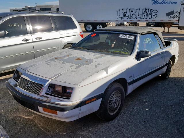 1C3XJ4535LG428927 - 1990 CHRYSLER LEBARON WHITE photo 2