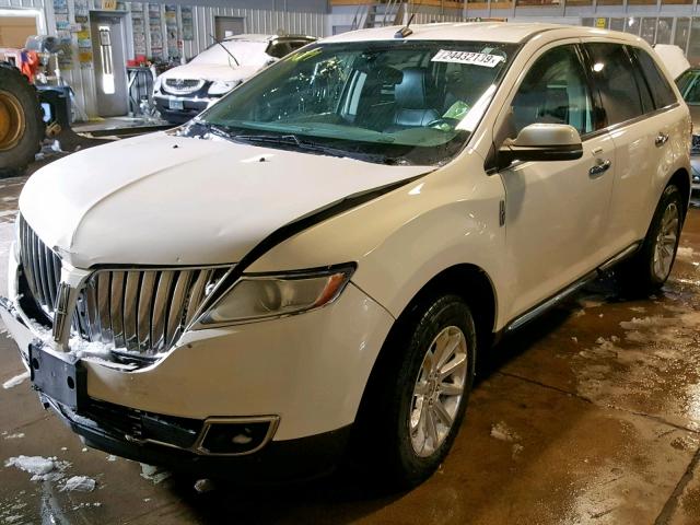 2LMDJ8JK4CBL14685 - 2012 LINCOLN MKX WHITE photo 2