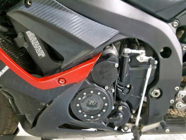 JS1GR7MAXB2102519 - 2011 SUZUKI GSX750 RED photo 12