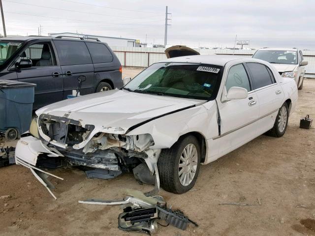 1LNHM81W13Y638770 - 2003 LINCOLN TOWN CAR E WHITE photo 2