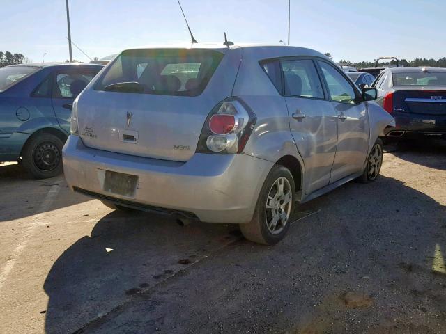 5Y2SP6E08AZ418044 - 2010 PONTIAC VIBE SILVER photo 4