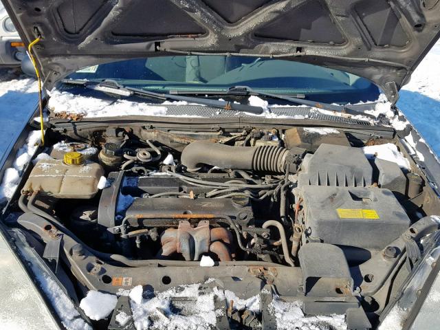 3FAFP37382R116160 - 2002 FORD FOCUS ZX5 GRAY photo 7