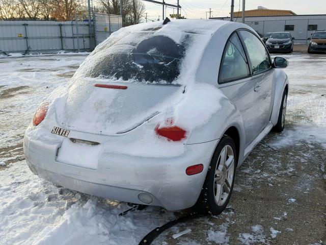 3VWCD31C95M412625 - 2005 VOLKSWAGEN NEW BEETLE Silber Foto 4