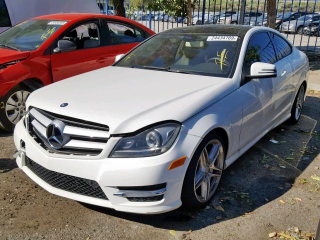 WDDGJ4HB4DF986666 - 2013 MERCEDES-BENZ C 250 WHITE photo 2