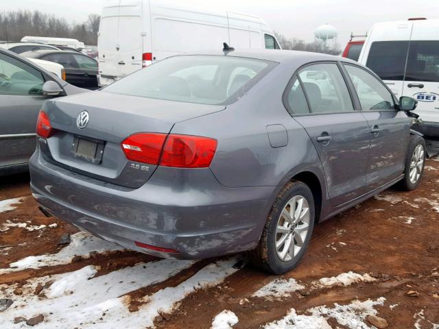 3VWBZ7AJ0BM317630 - 2011 VOLKSWAGEN JETTA SE GRAY photo 4