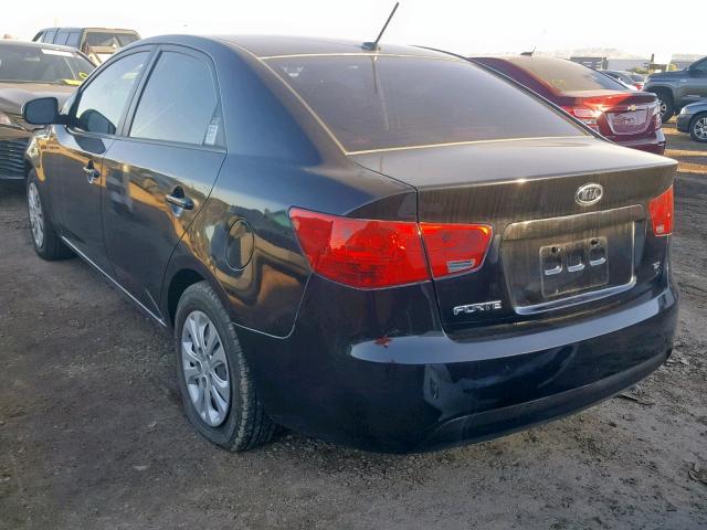 KNAFU4A26D5688324 - 2013 KIA FORTE EX BLACK photo 3