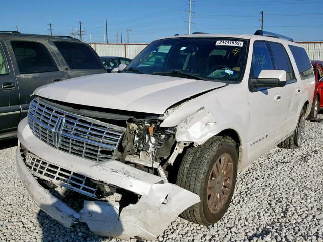 5LMJJ3J54BEJ08648 - 2011 LINCOLN NAVIGATOR WHITE photo 2