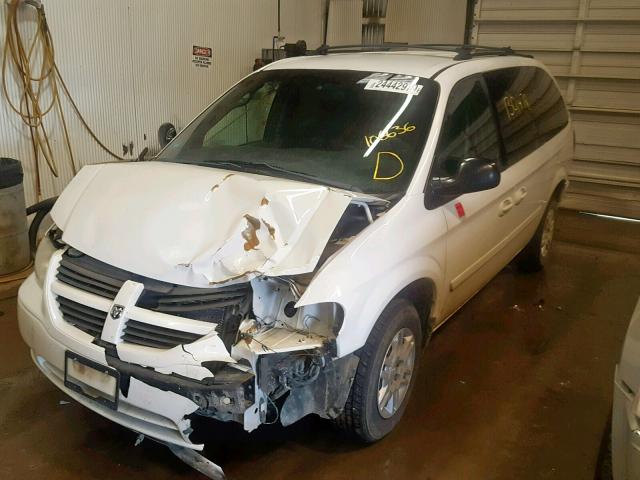 2D4GP24R55R106636 - 2005 DODGE GRAND CARA WHITE photo 2